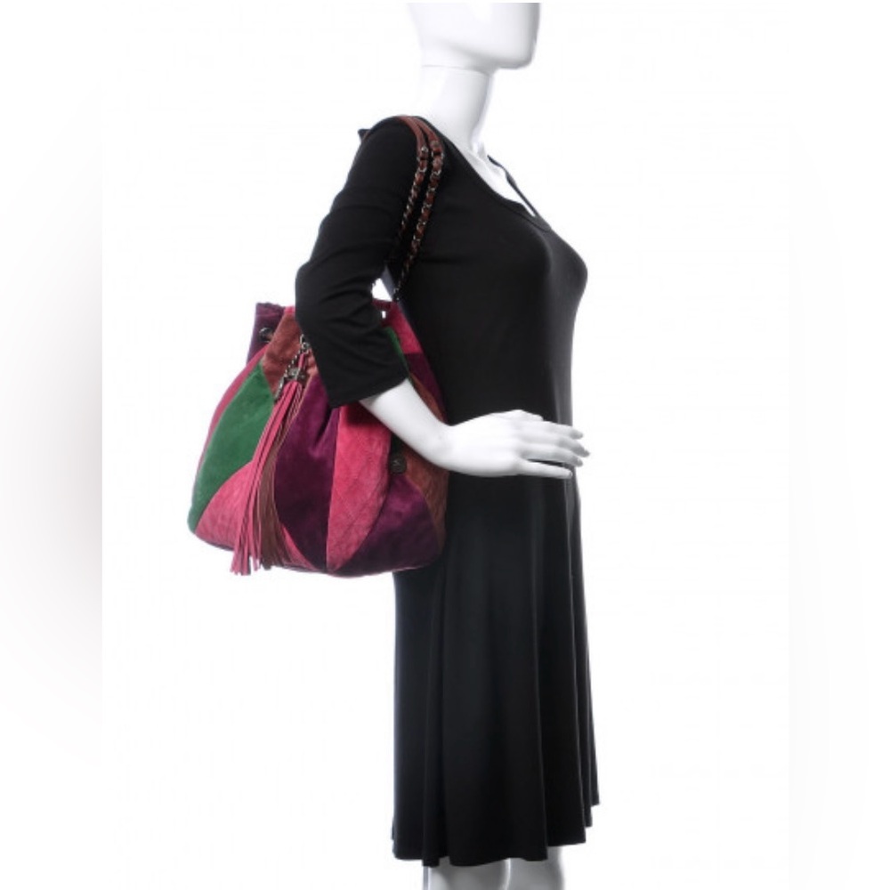🥳 SUPER RARE!!!CHANEL Suede Quilted Patchwork Bag. - Picture 5 of 14